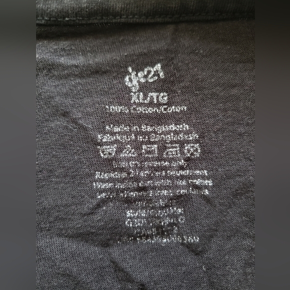 Paris Tshirt Black - Picture 3 of 3